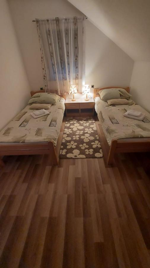 Apartment Slap Rakovica Exterior photo
